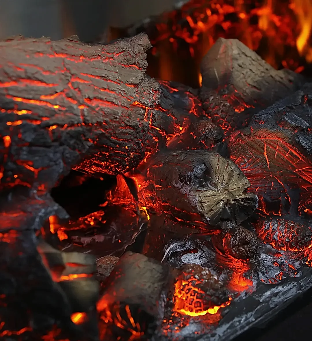 COZA: Huzurun ve Sıcaklığın Yeni Adı COZA, 3 cepheli cam tasarımıyla yaşam alanlarınıza zarafet katarken, size huzurlu bir atmosfer sunar. Gerçek meşe odununun yanma sesi ve 3 boyutlu FlameLog odunları sayesinde, iç dünyanızda sakin ve rahatlatıcı bir yolculuğa çıkarsınız. Hayatın koşuşturmasından uzaklaşıp, dinginliğin tadını çıkarmak istediğiniz anlarda COZA, size özel bir kaçış noktası yaratır. Ayrıca, mekanlarınıza uyum sağlayan isteğe bağlı “L” yüzey seçeneği ile COZA, her türlü yaşam alanına şıklık ve fonksiyonellik getirir.